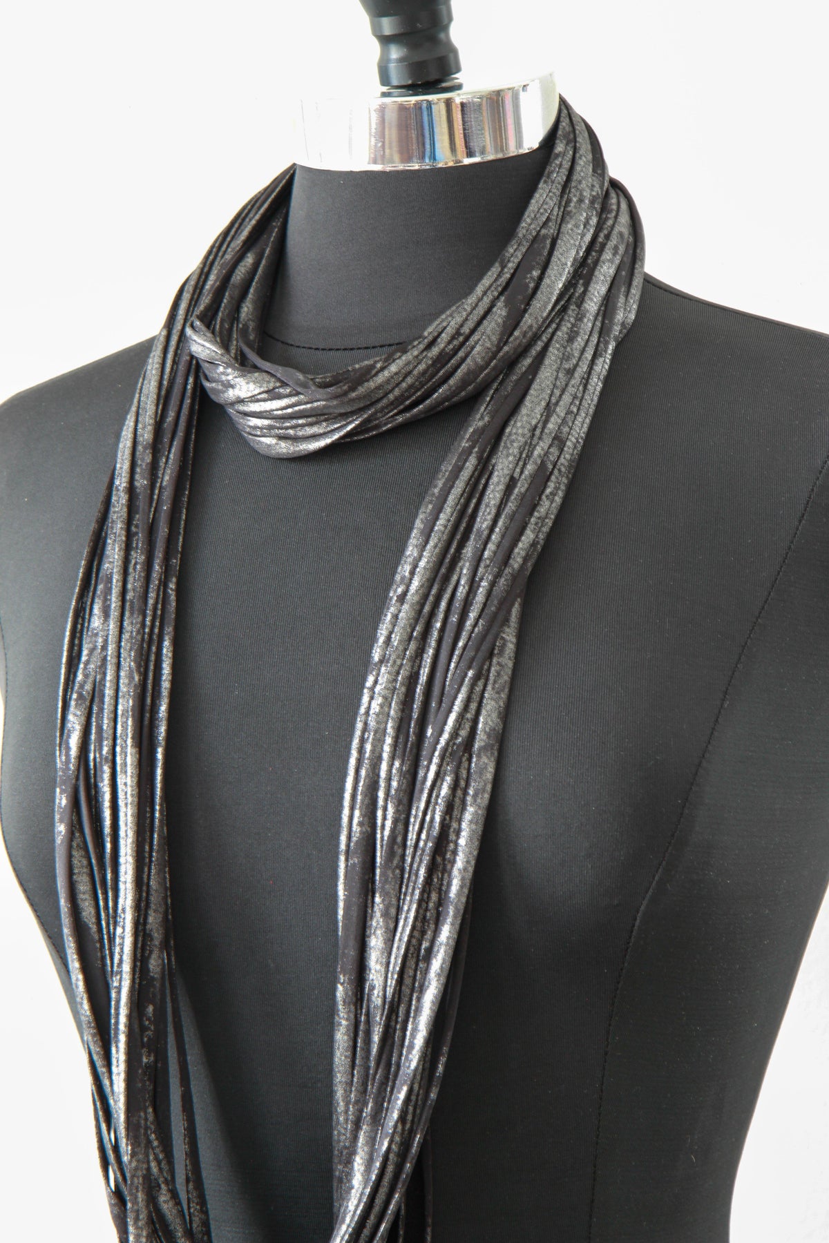 Black and Silver Scarf Necklace &#39;Oxi&#39;