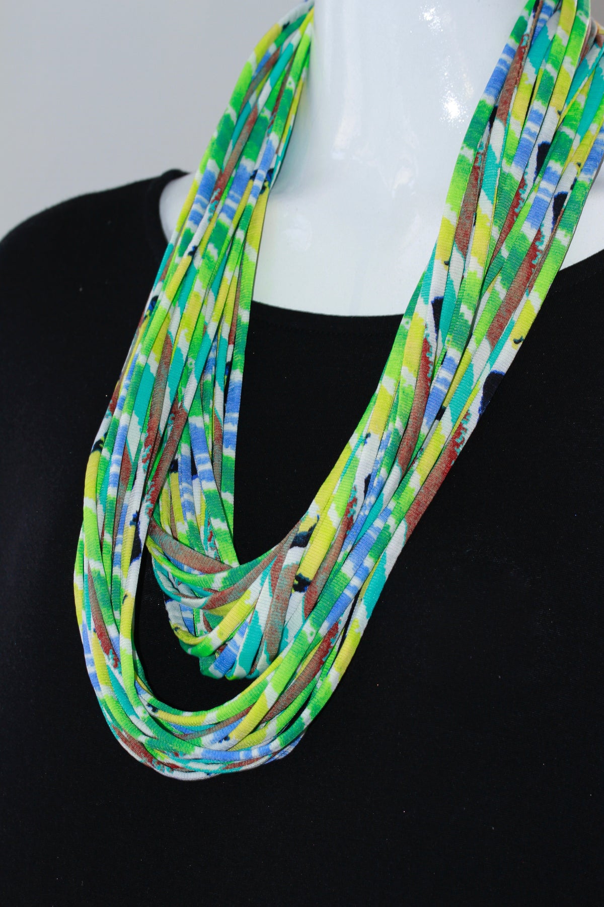 RED AND GREEN MULTI-COLORED INFINITY SCARF NECKLACE &#39;FIJI&#39;
